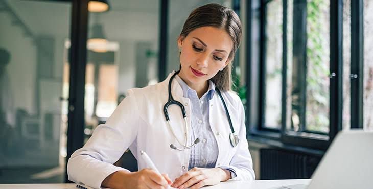 Leia mais sobre o artigo Vale a pena profissional de saúde abrir CNPJ?Entenda o que ninguém te conta!