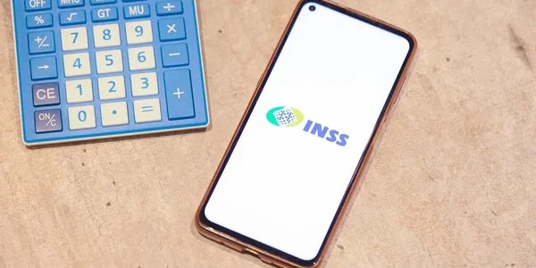 Leia mais sobre o artigo Como funciona o recolhimento de INSS para autônomos vs para empresas?